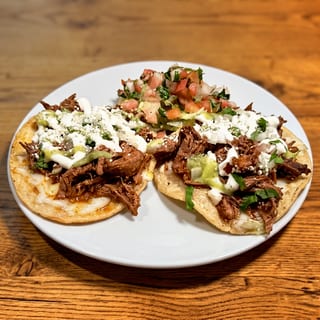 Tostaditas de Birria